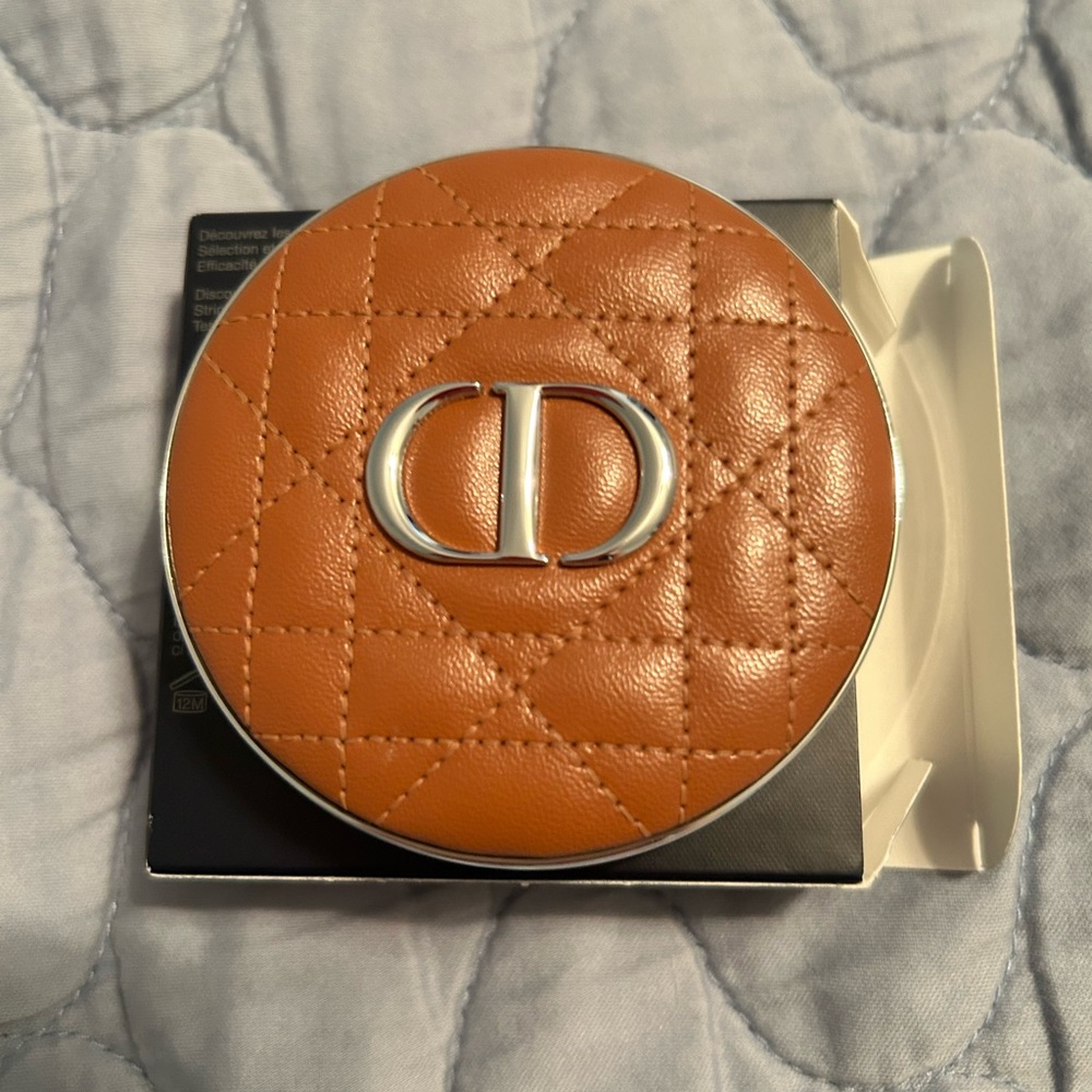 Dior Forever nude bronze in shade 04 Warm. New